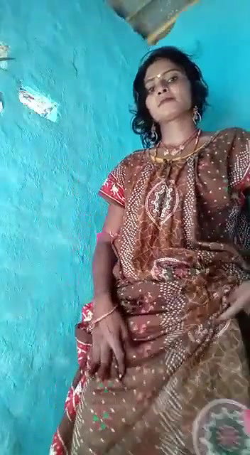 Desi Bhabhi Shows her Ass and Pussy