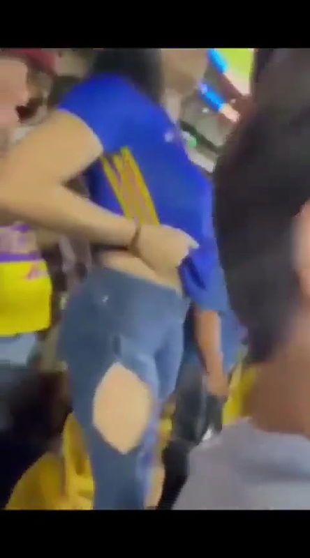 Hot babe showing her Boobs in Stadium