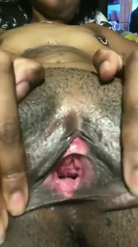 Hard pussy showing the depth of her mms vid