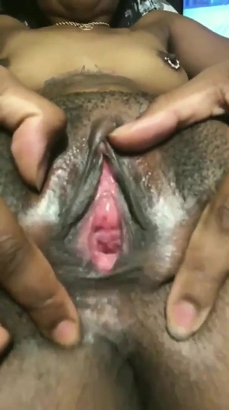 Hard pussy showing the depth of her mms vid