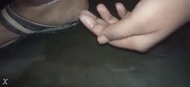 Desi village bhabi sexy pee