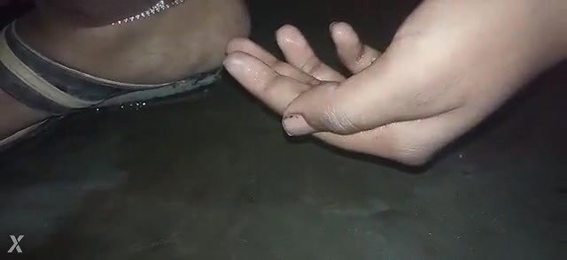 Desi village bhabi sexy pee