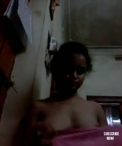 Desi village bhabi open her dress