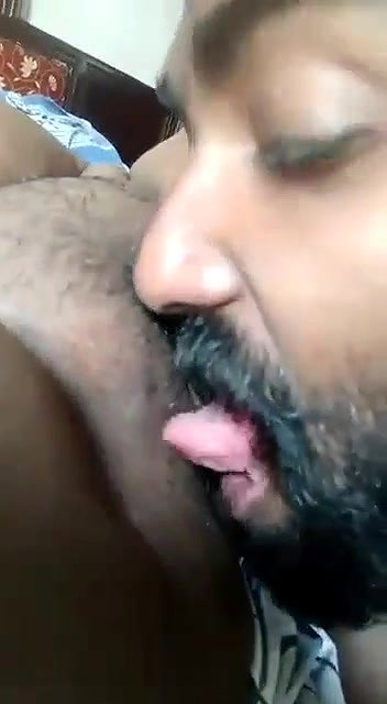 Husband eating gf chocolaty yummy pussy