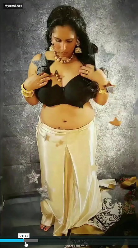 Awaited Bhabji In Saree n Georgeous look 4th vdo Sh00t