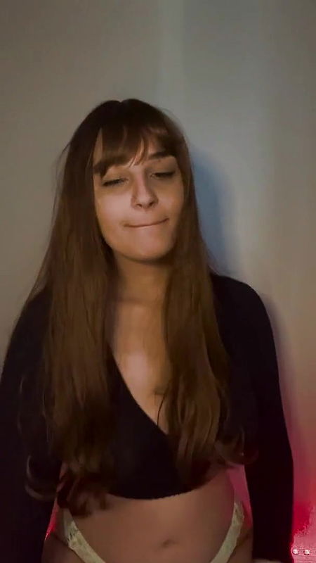 DESI NRI TEASING BY EXPOSING HER YUMMY MELONS