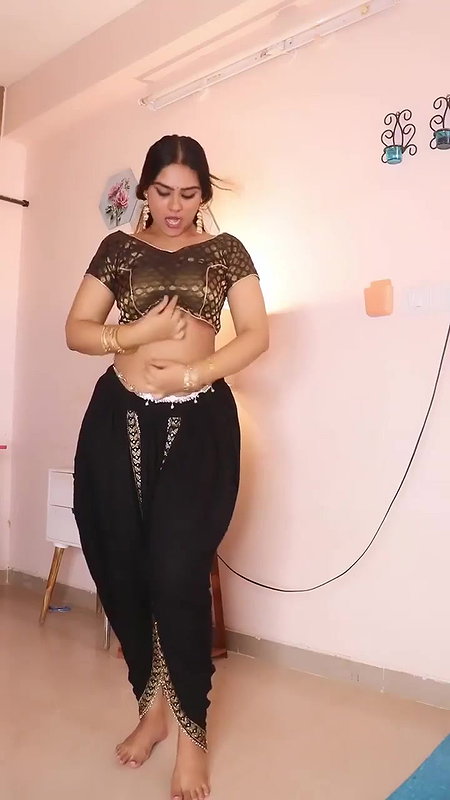 sexy marathi girl belly dance