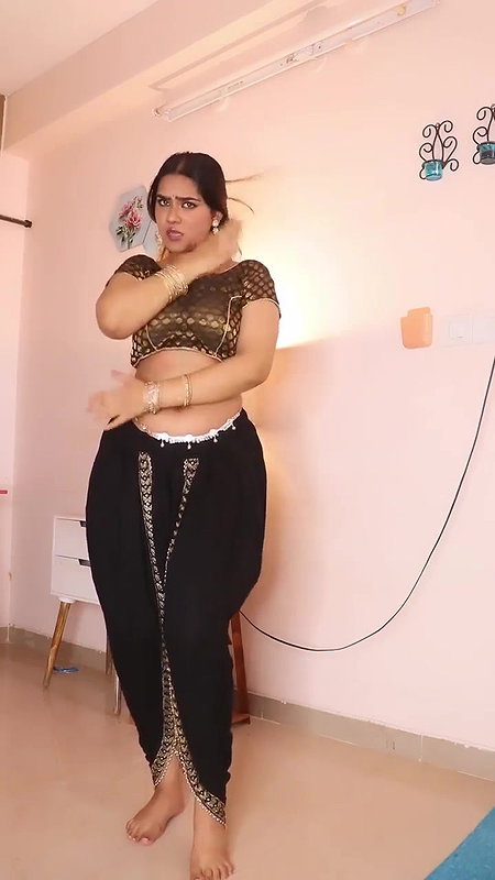 sexy marathi girl belly dance