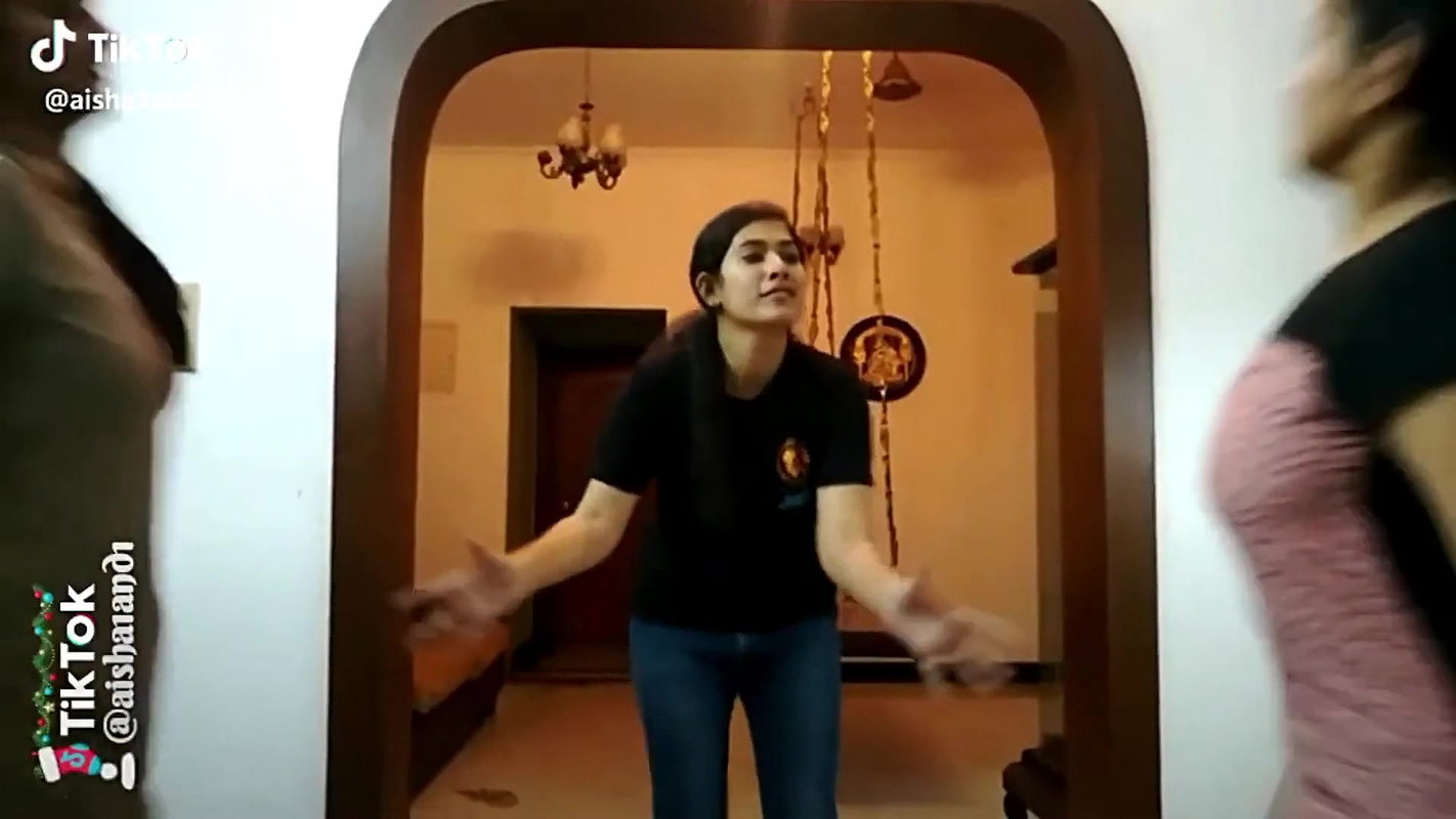 Malayali Girls Bouncing huge Boobs while dancing