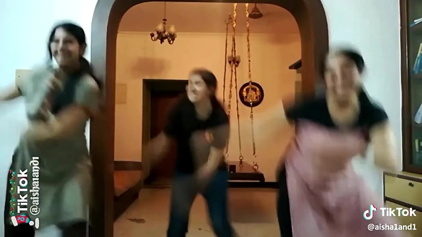 Malayali Girls Bouncing huge Boobs while dancing