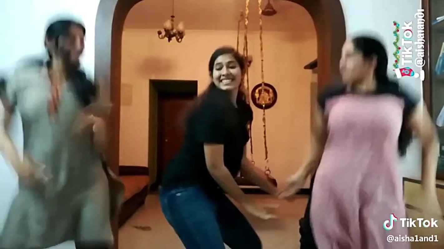 Malayali Girls Bouncing huge Boobs while dancing