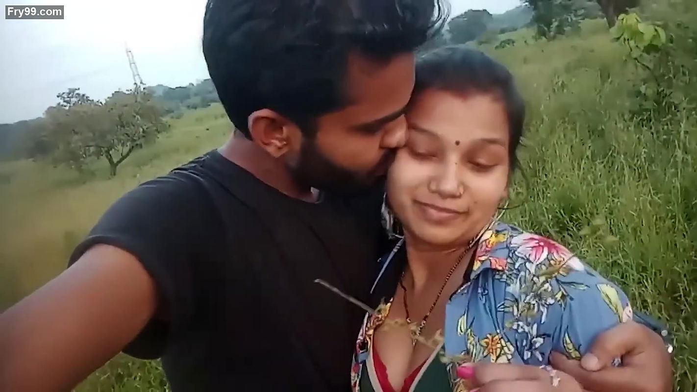 Hot couples Lipkiss Boob press my first vlog Aj babu ki baby gye