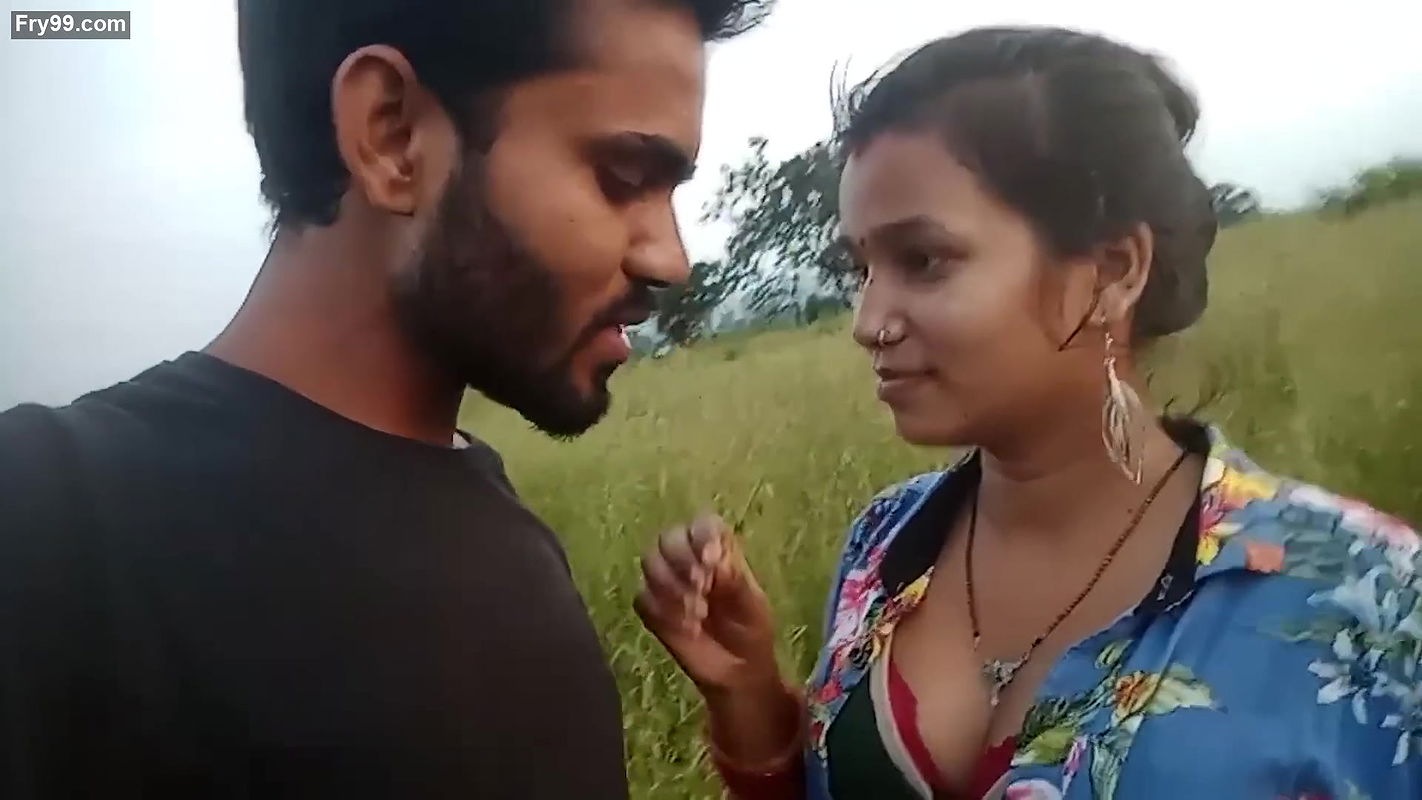 Hot couples Lipkiss Boob press my first vlog Aj babu ki baby gye