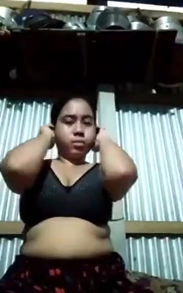 Desi village aunty fing her pussy
