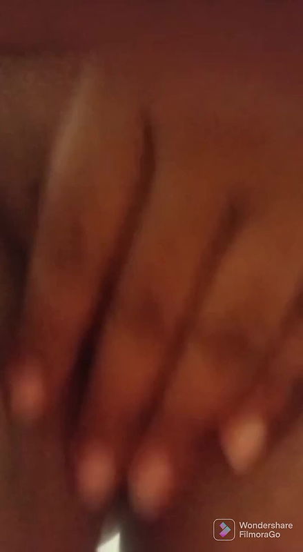 Sweet Bhabhi shows boobs pussy