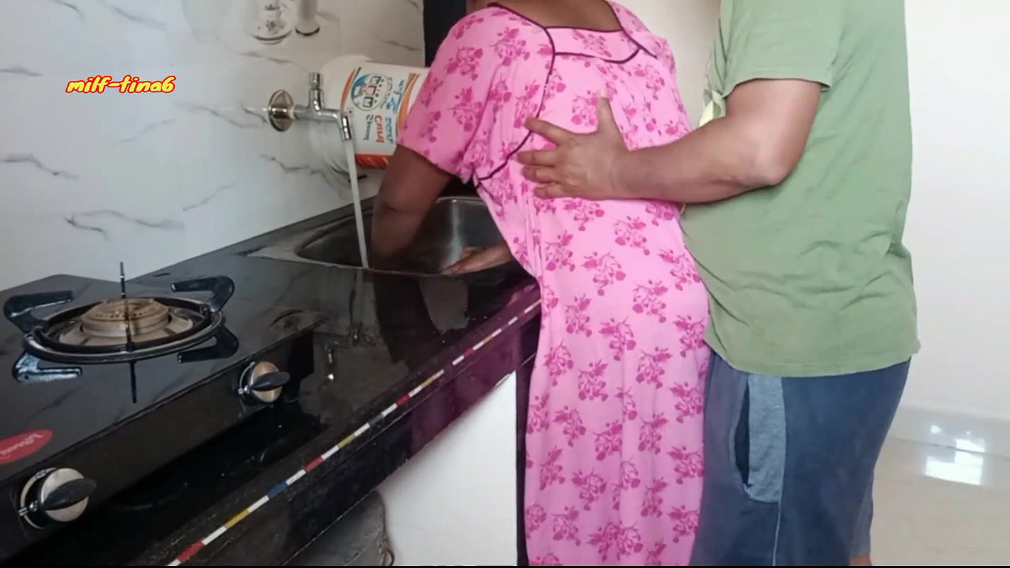 Desi big ass bhabi fucking in kicehn