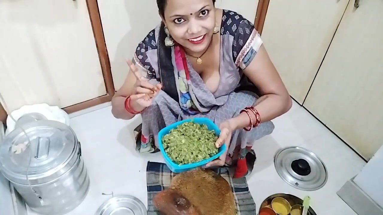seema saroj bending to show boobs