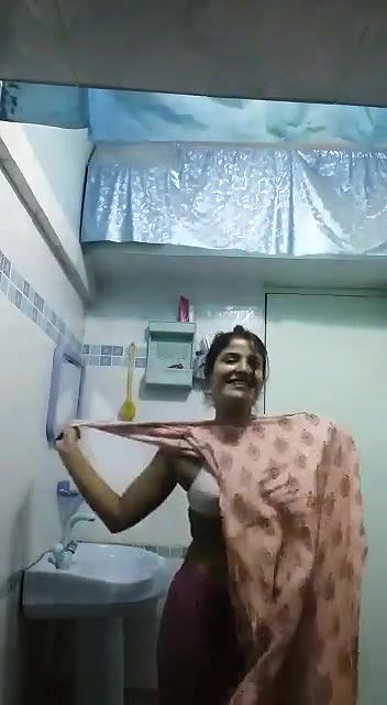 Desi girl showing in Bathroom