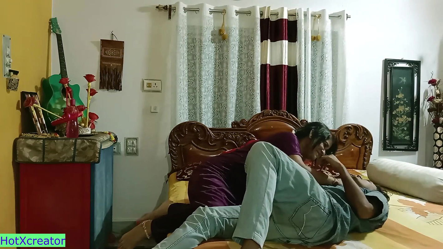 Indian hot Aunty XXX hardcore sex! Desi family sex