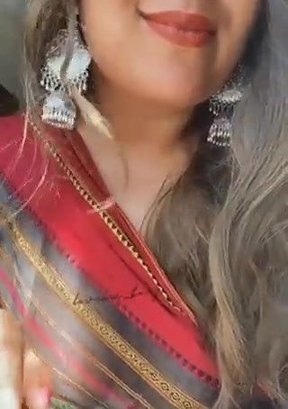 Huge boobie bhabhi pressing tits in saree 22