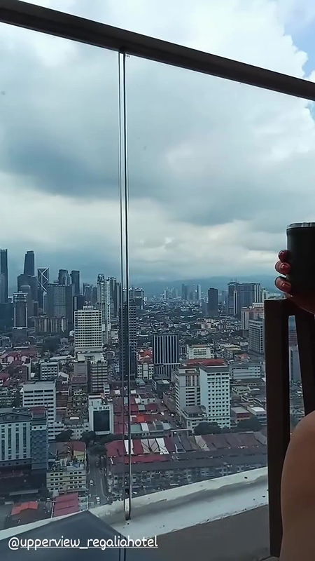 Actress Sanam Shetty sexy hot boobs and thigh show 22