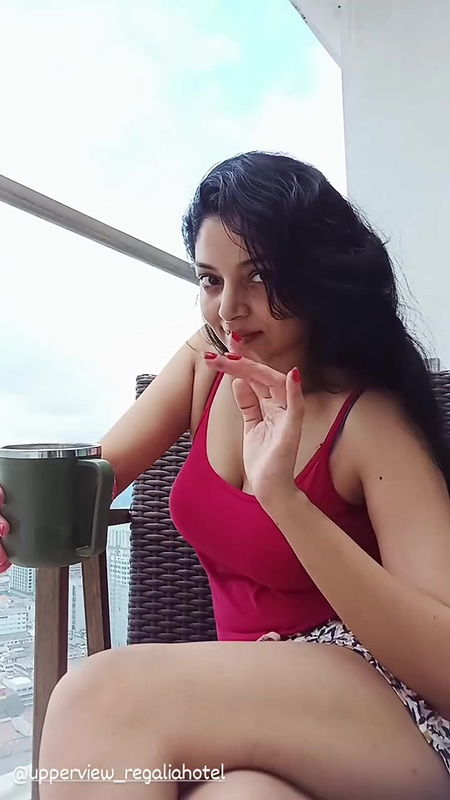Actress Sanam Shetty sexy hot boobs and thigh show 22