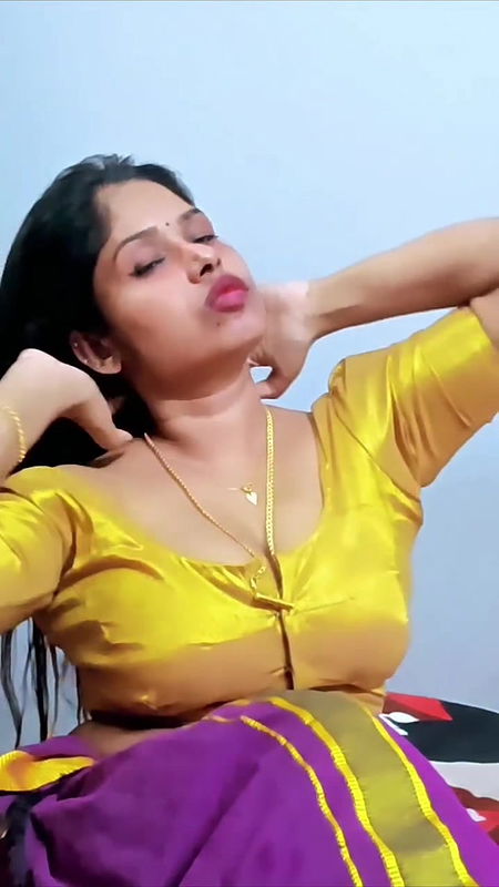 Beautiful mallu girl blouse boob show hot 22