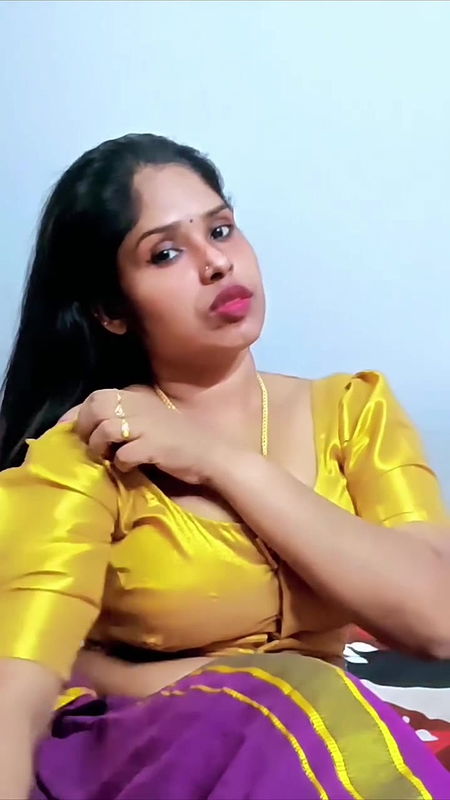 Beautiful mallu girl blouse boob show hot 22