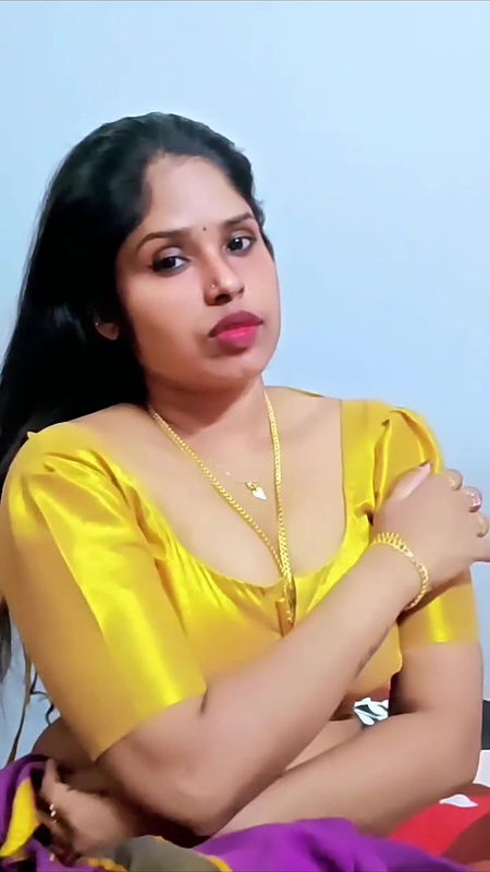 Beautiful mallu girl blouse boob show hot 22