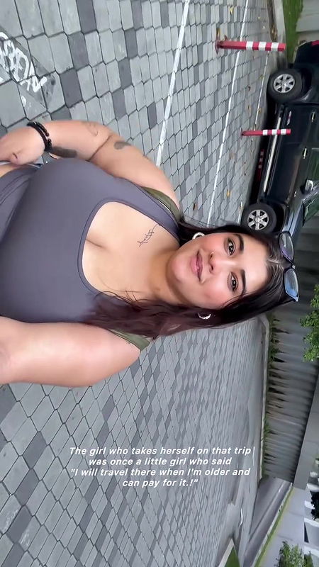 desi girl huge tits in grey tshirt cleavage show 22