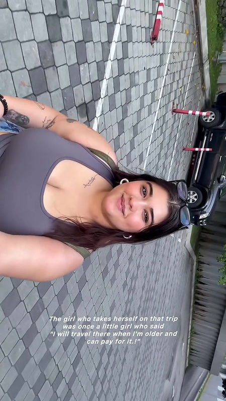 desi girl huge tits in grey tshirt cleavage show 22