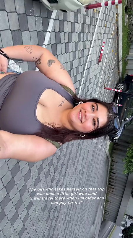 desi girl huge tits in grey tshirt cleavage show 22