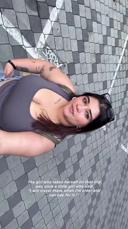 desi girl huge tits in grey tshirt cleavage show 22