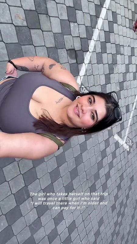 desi girl huge tits in grey tshirt cleavage show 22