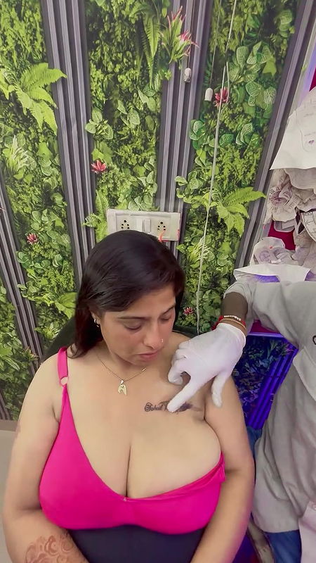 desi lady huge breasts tatooing in pink bra 22