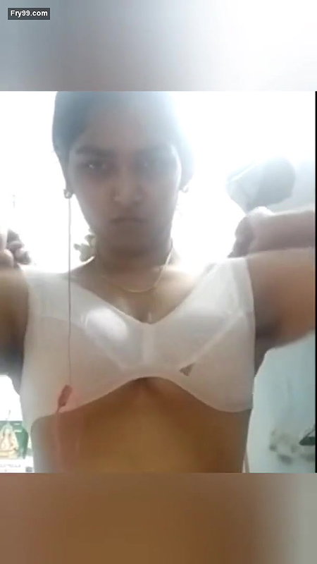 Tamil Bhabhi Boobs Show