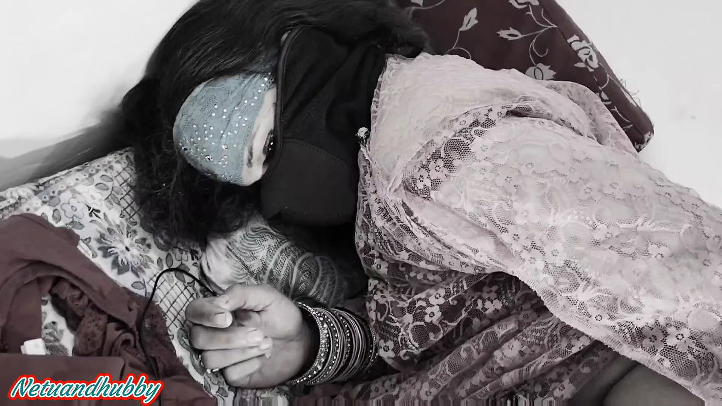 desi awsome camgirl masterbating pussy and fisting in big ass