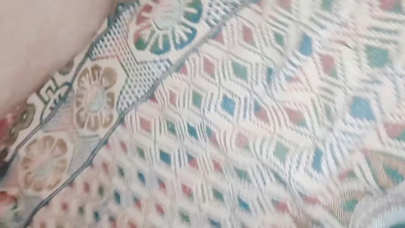 Desi Baji loray ki Talash me piyasi baji