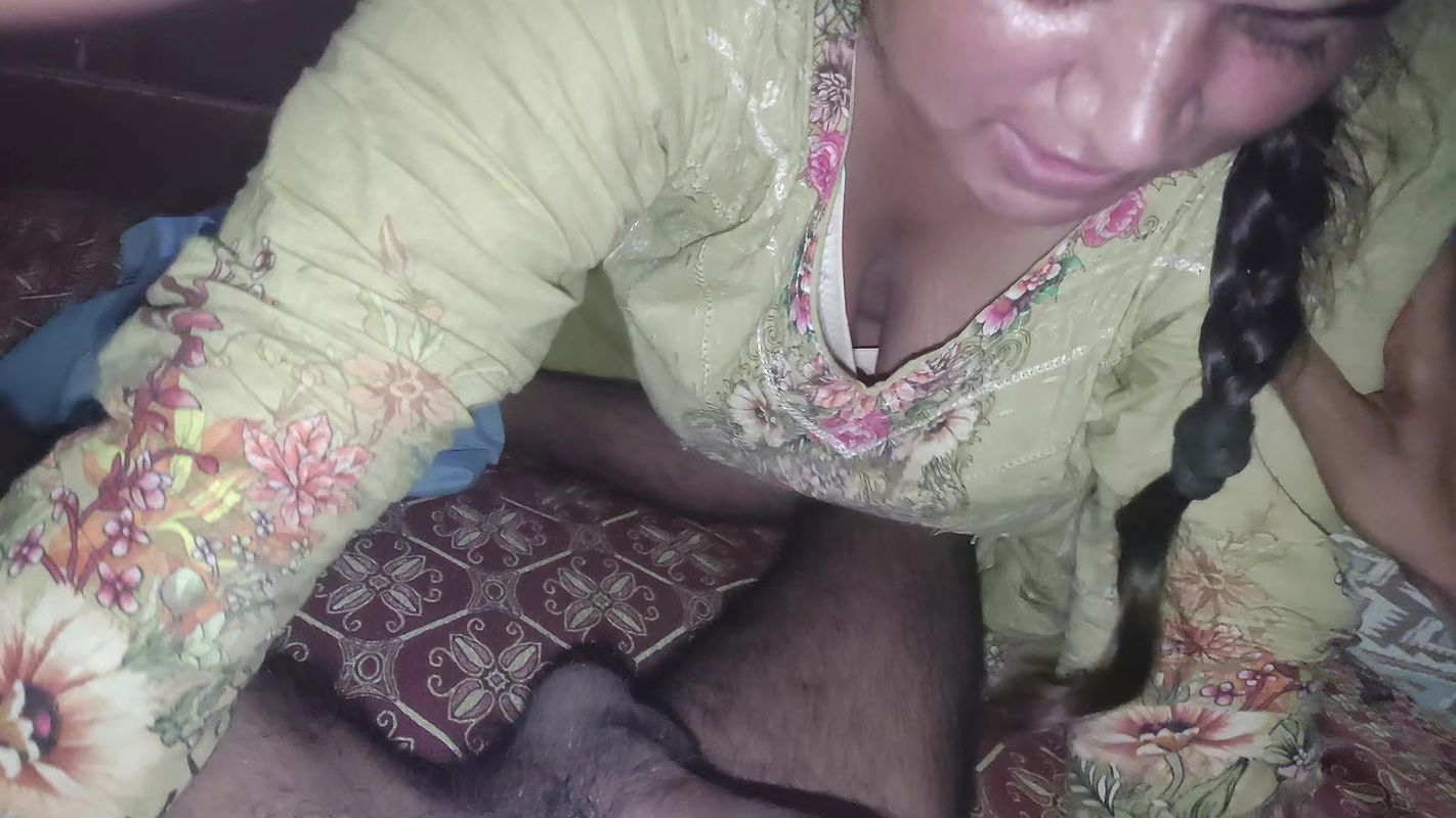Desi GF BF unmarried Sex in OYO leaked MMS Xxx, Desi Village GF tight pussy fuck