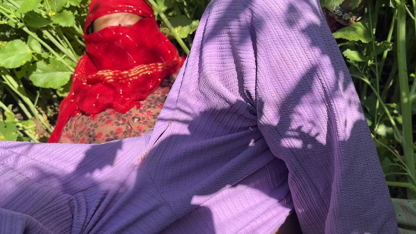 Desi girlfriend outside  injoy, full xxx video