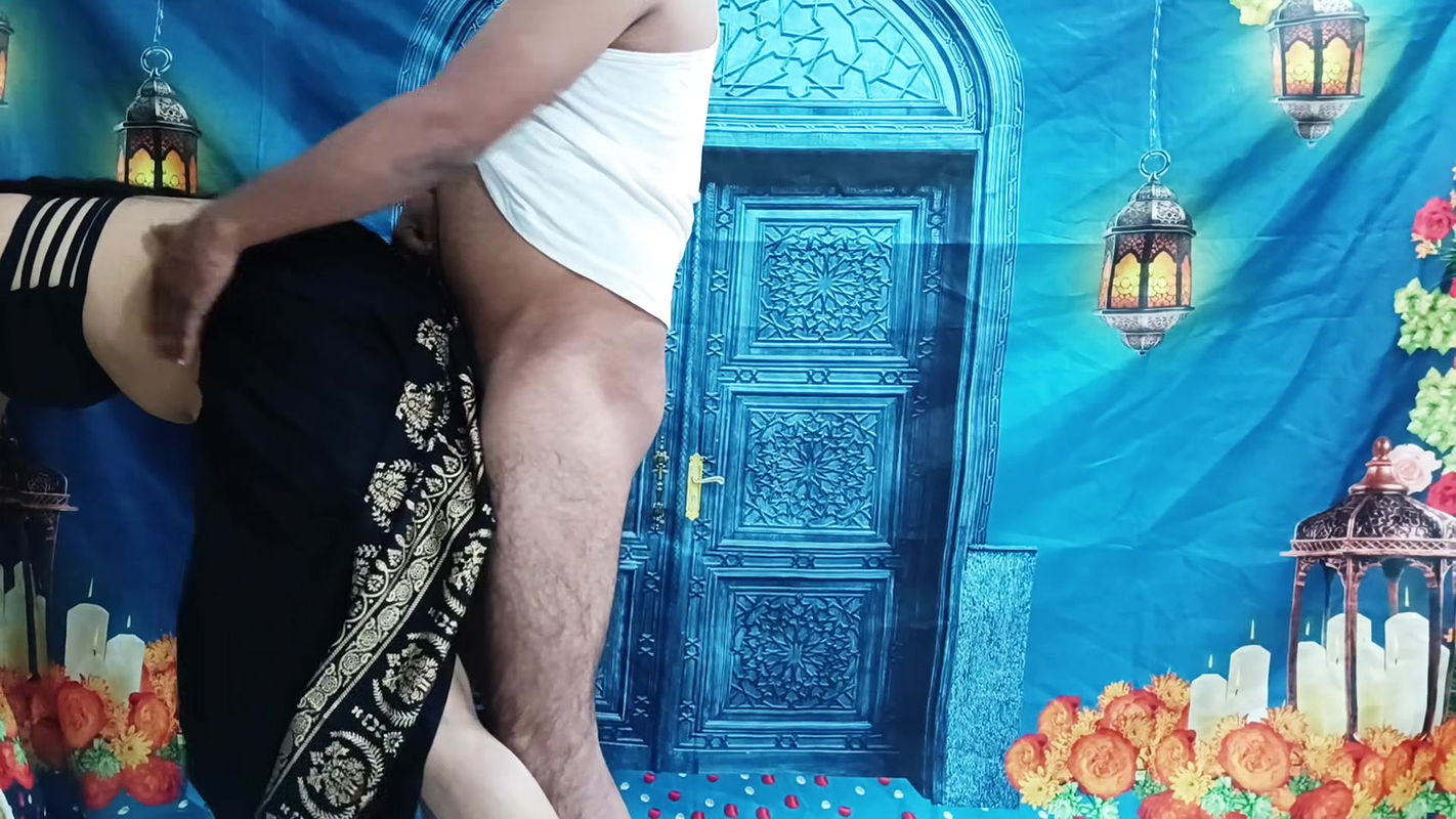 Dever ne bhabhi ko khade khade choda doggy position me