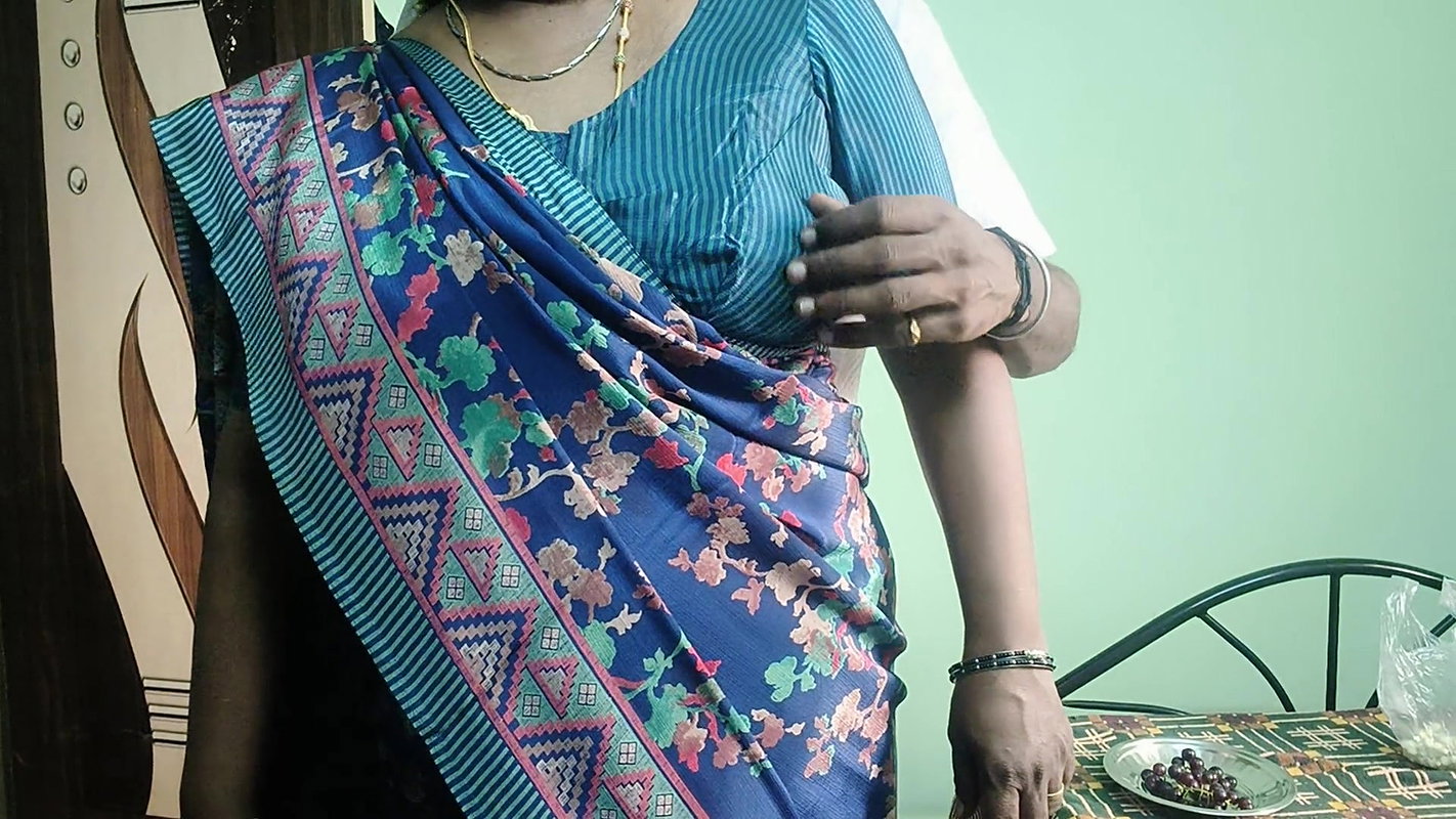 saree aunty with tennent she was calling to fucking the home