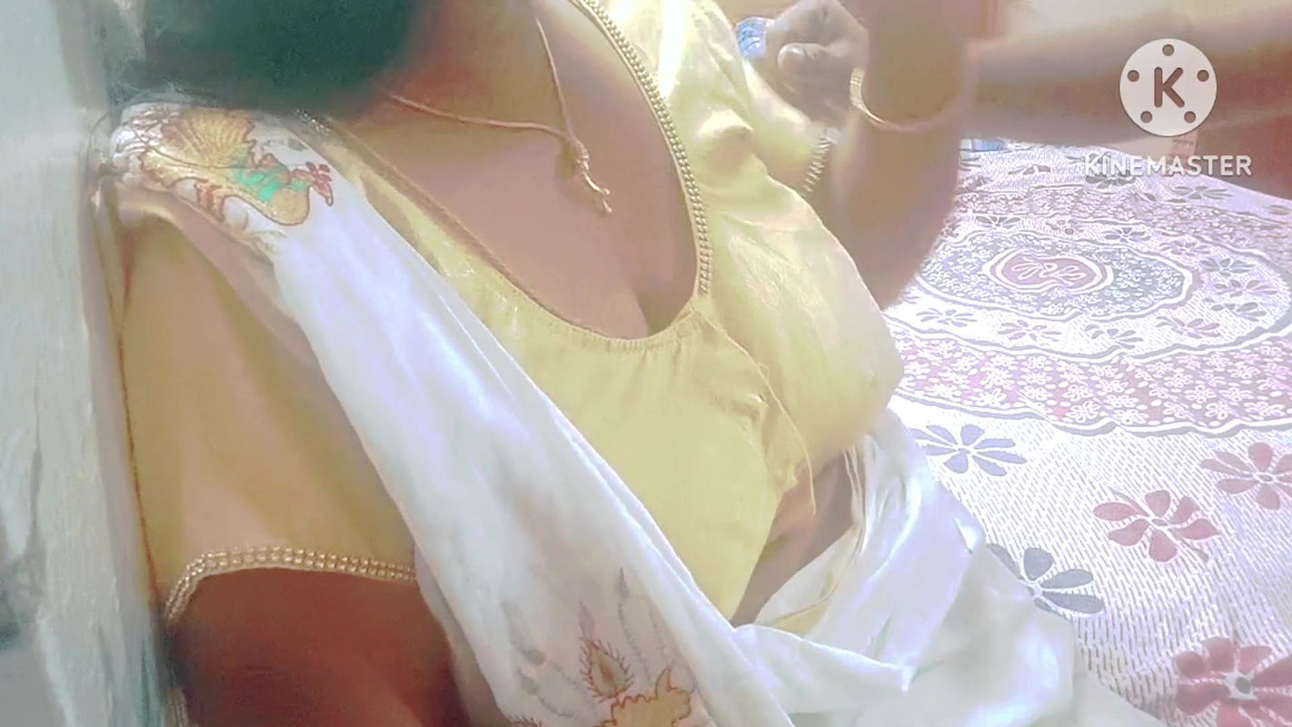 A horny housewife seduced and fucked by neighbour young boy -with Tamil Audio and real moaning