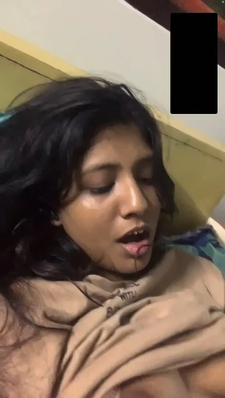 Desi cute girl fingering 22