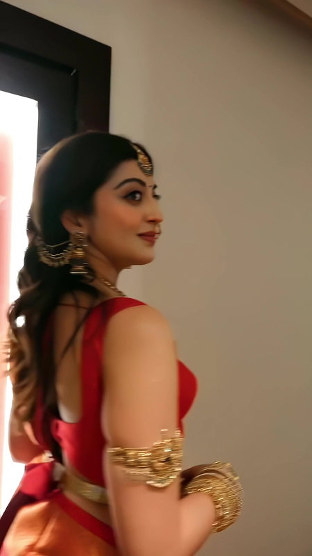 PRANITHA GORGEOUS WIFE MATERIAL SEXY BLOUSE SAREE SEDUCTION HQ VIDEO 22