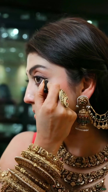 PRANITHA GORGEOUS WIFE MATERIAL SEXY BLOUSE SAREE SEDUCTION HQ VIDEO 22