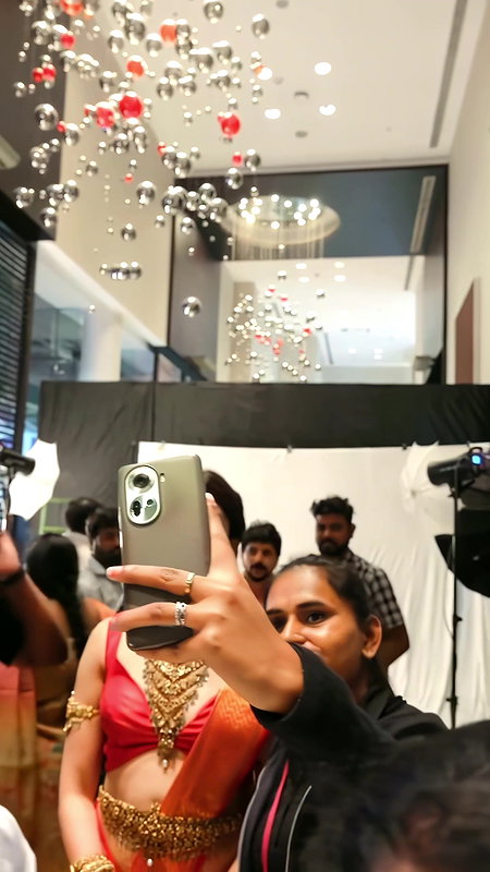 PRANITHA GORGEOUS WIFE MATERIAL SEXY BLOUSE SAREE SEDUCTION HQ VIDEO 22