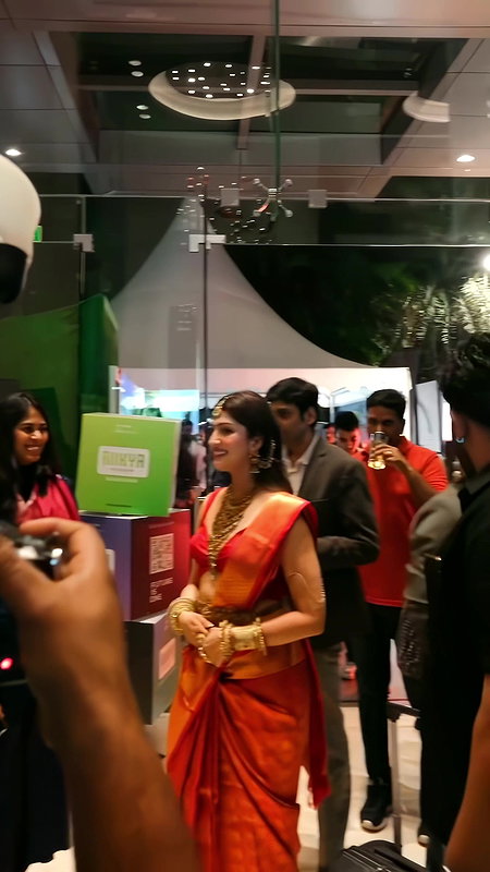 PRANITHA GORGEOUS WIFE MATERIAL SEXY BLOUSE SAREE SEDUCTION HQ VIDEO 22