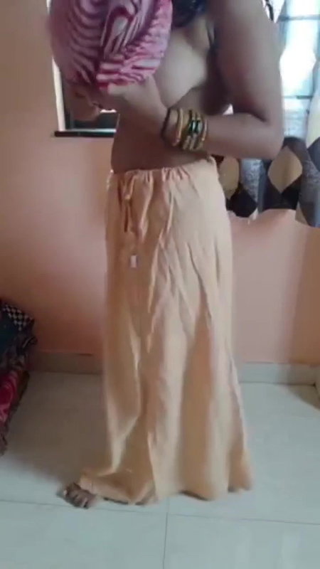 Beautiful Bhabhi Saree Strip Dance 22