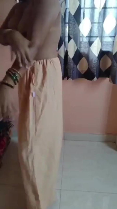 Beautiful Bhabhi Saree Strip Dance 22